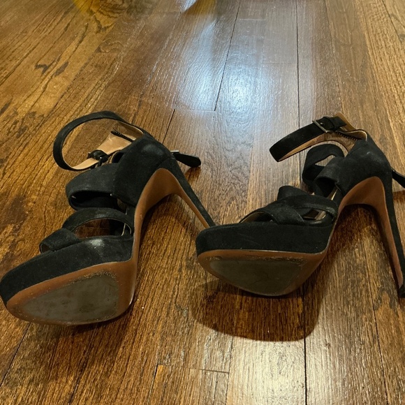 Alaia - Picture 3 of 3